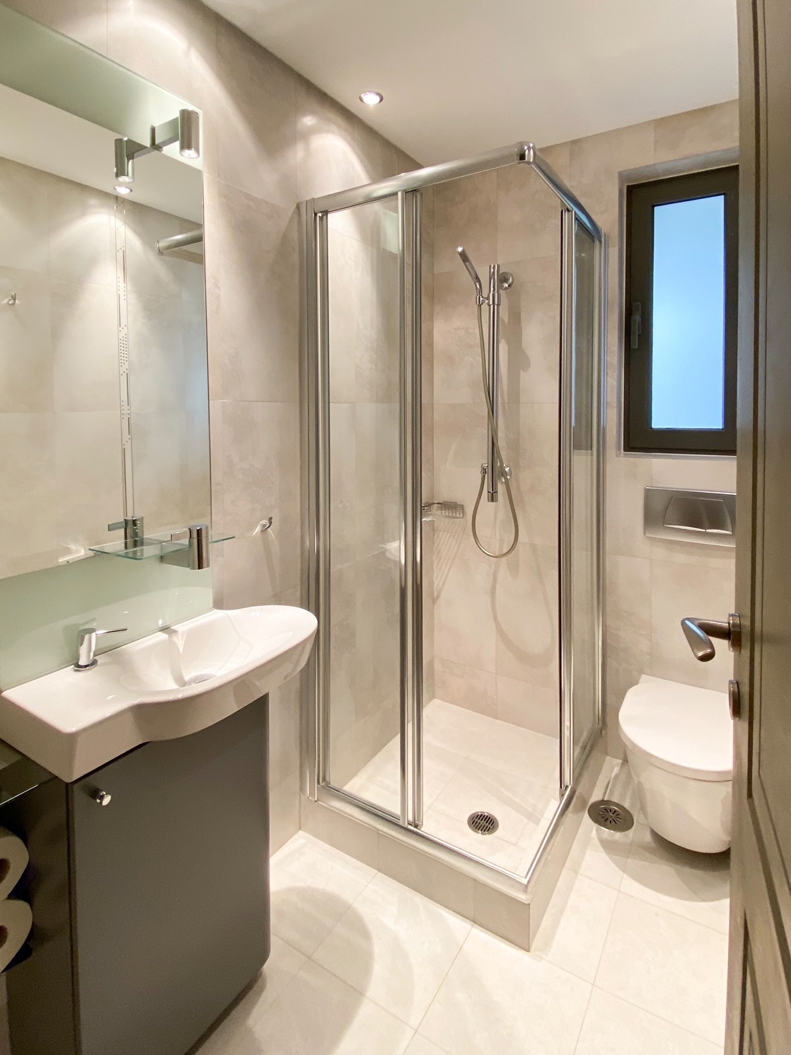 4AE63837-CF05-4D13-B5AD-0D5FEEC0AA48